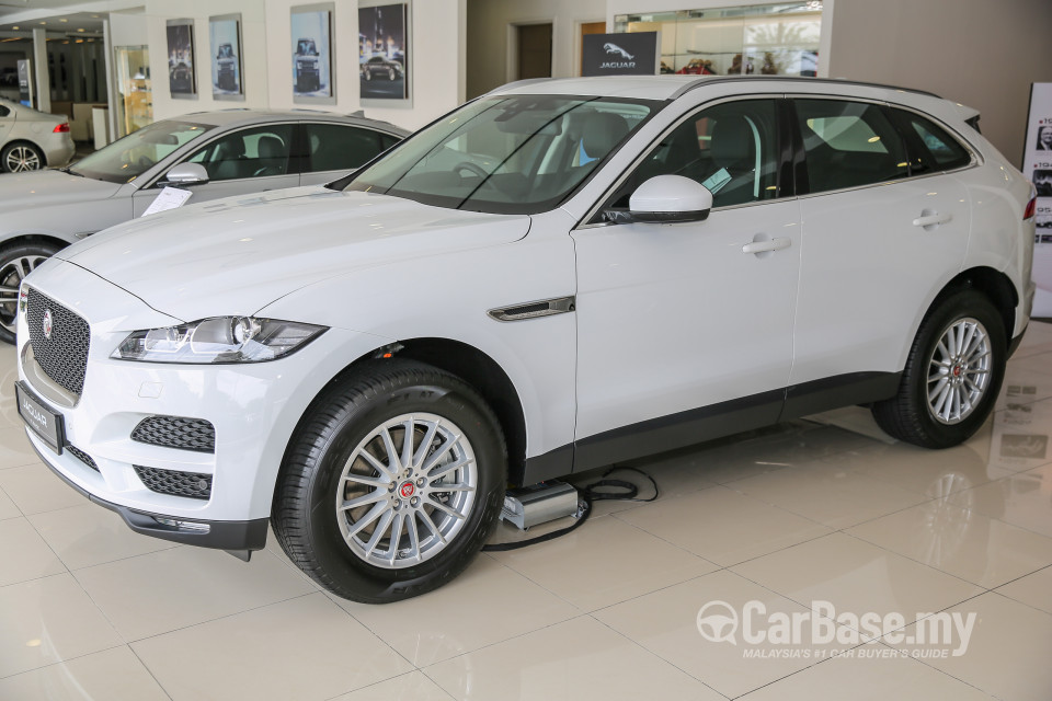 Jaguar F-Pace X761 (2016) Exterior