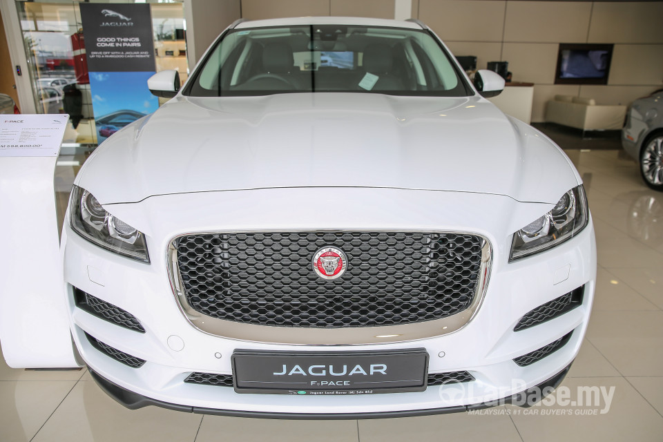 Jaguar F-Pace X761 (2016) Exterior