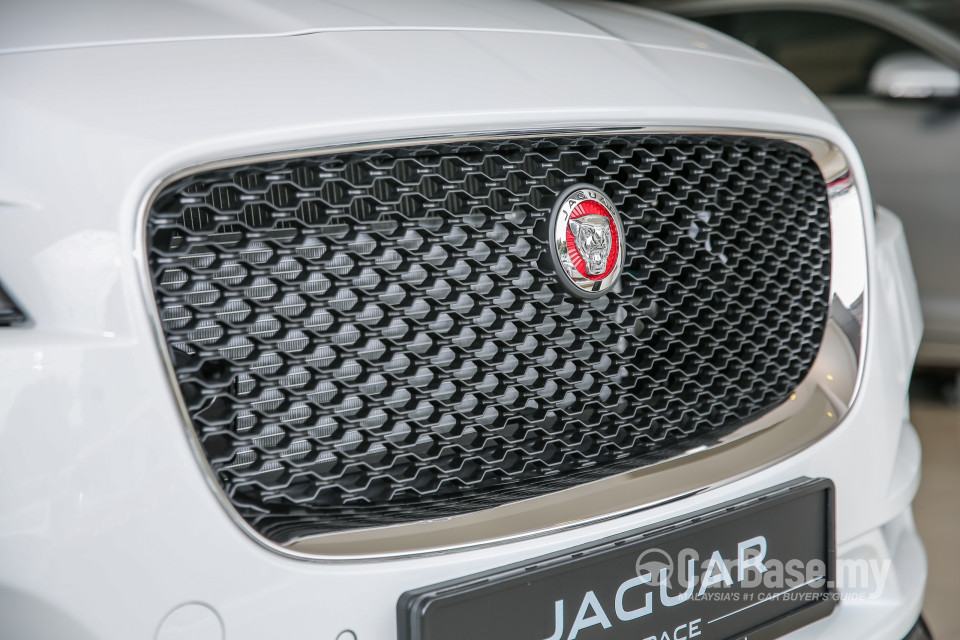 Jaguar F-Pace X761 (2016) Exterior
