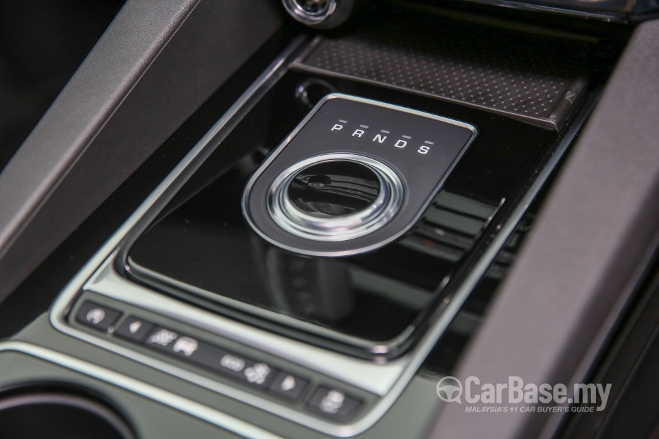 Jaguar F-Pace X761 (2016) Interior