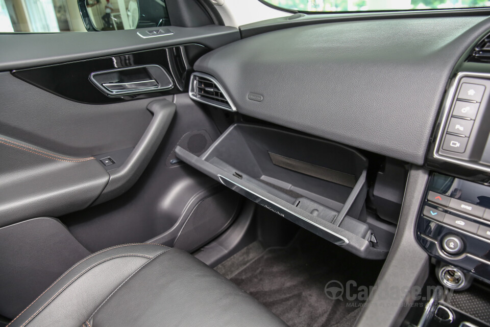 Kia Stinger CK (2018) Interior