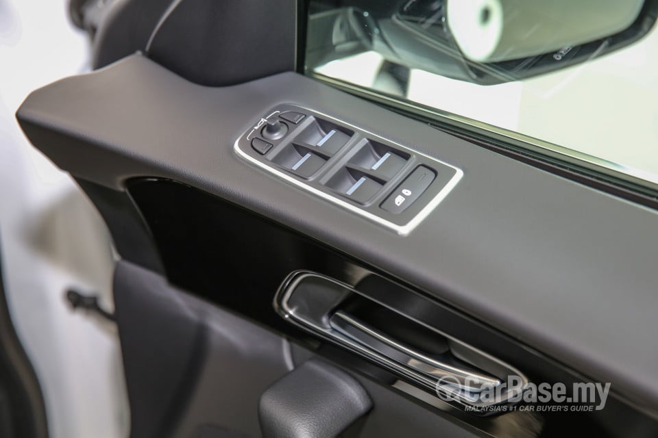 Jaguar F-Pace X761 (2016) Interior