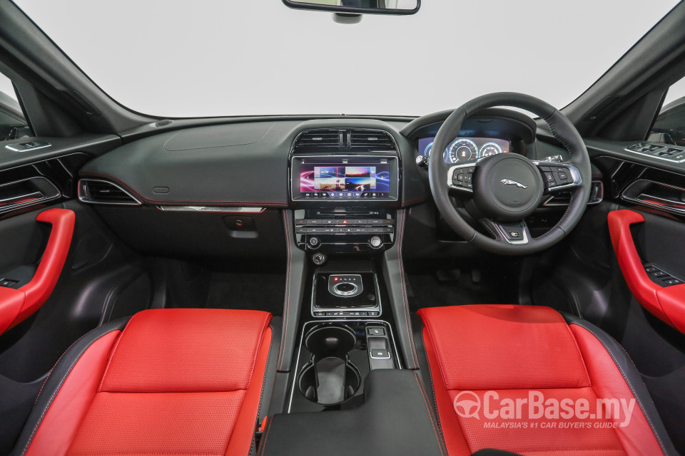 Jaguar F-Pace X761 (2016) Interior