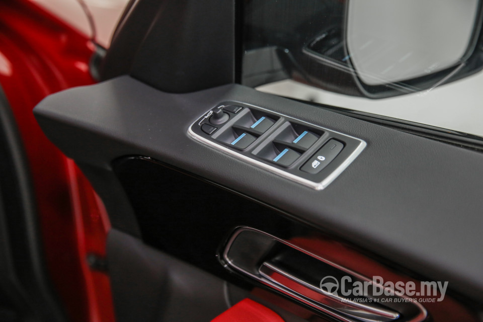 Jaguar F-Pace X761 (2016) Interior