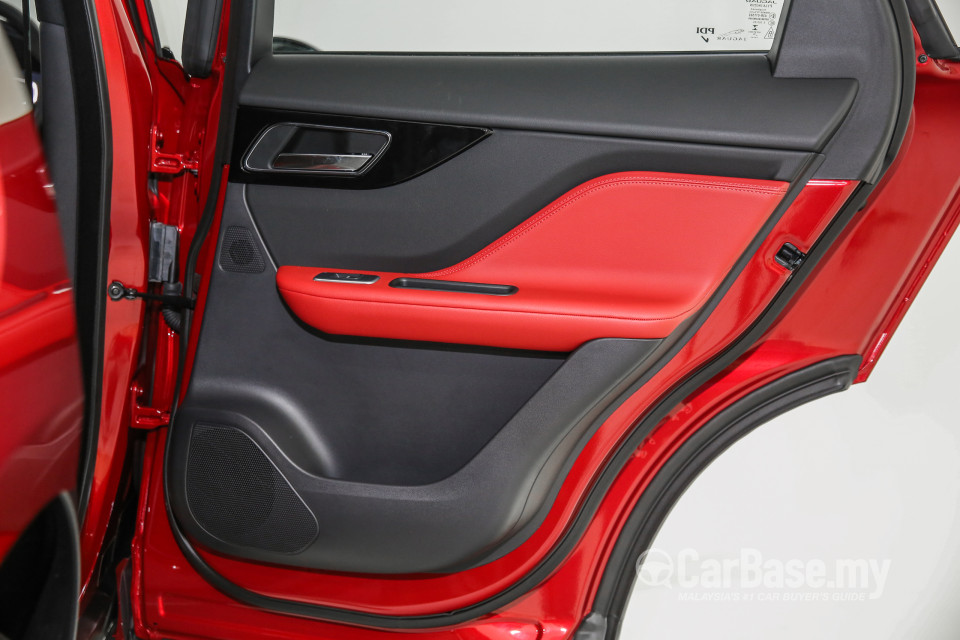 Jaguar F-Pace X761 (2016) Interior