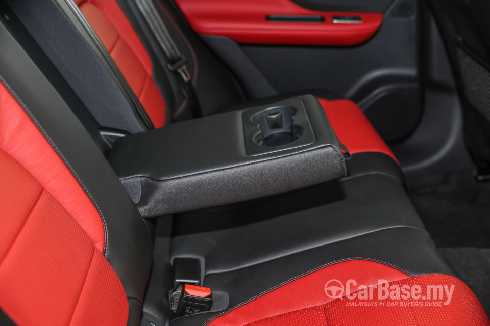 Jaguar F-Pace X761 (2016) Interior