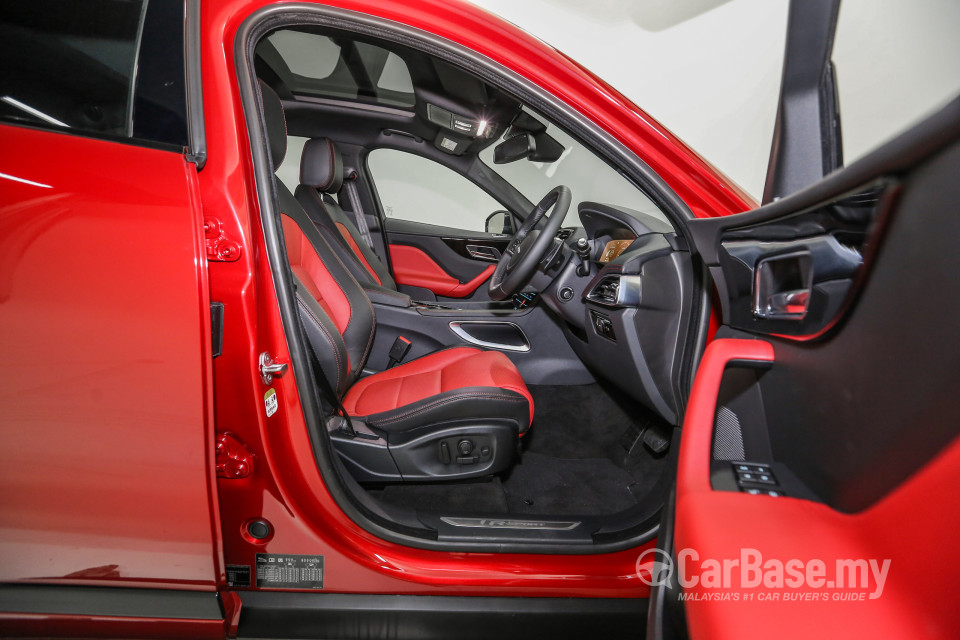 Jaguar F-Pace X761 (2016) Interior