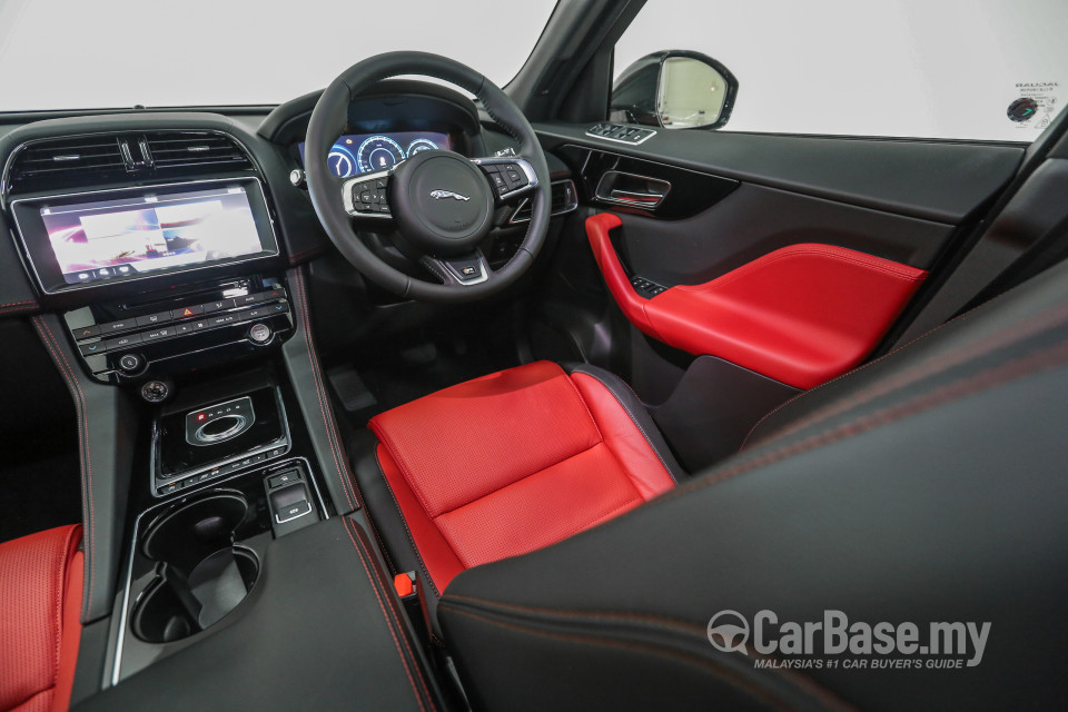 Jaguar F-Pace X761 (2016) Interior