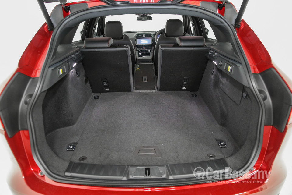 Jaguar F-Pace X761 (2016) Interior