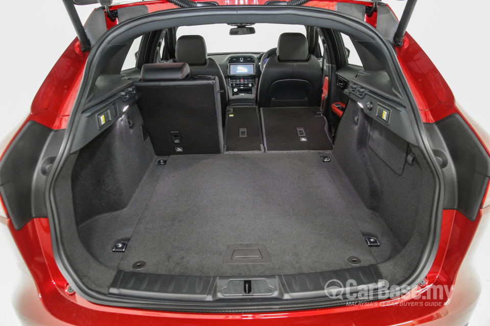 Jaguar F-Pace X761 (2016) Interior