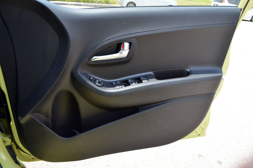 Kia Picanto TA (2013) Interior