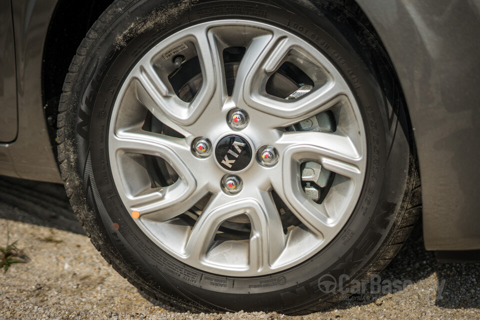 Nissan Almera N17 Facelift (2015) Exterior