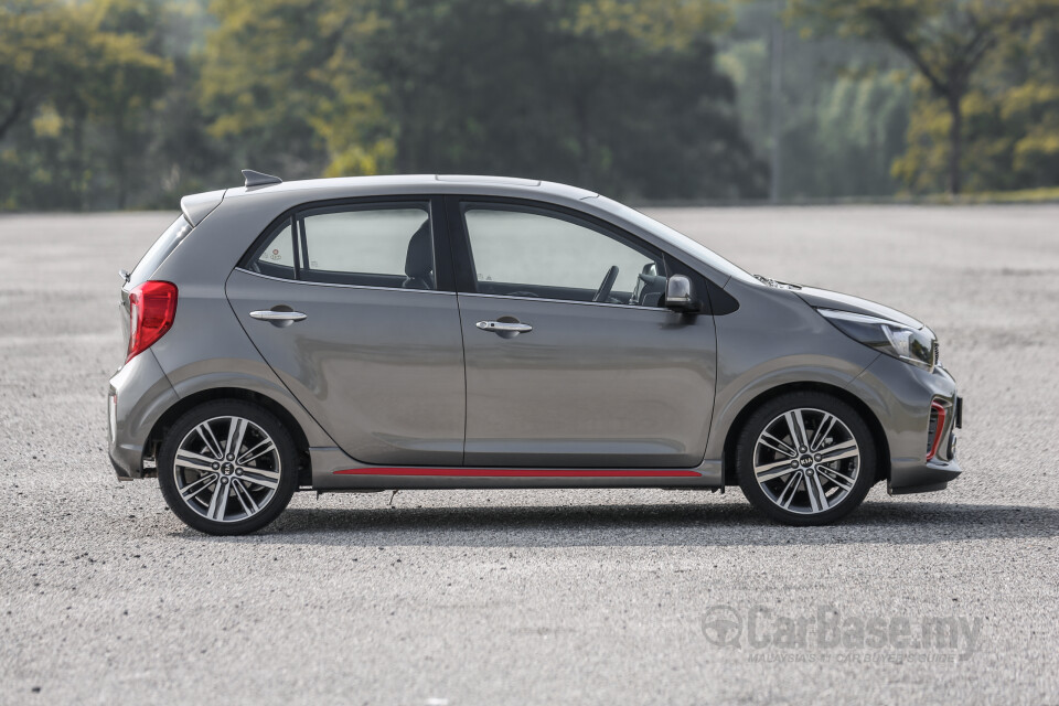 Perodua Aruz D38L (2019) Exterior