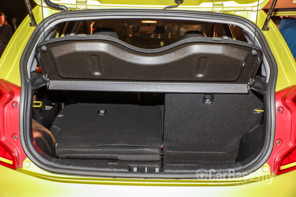 Kia Picanto JA (2018) Interior