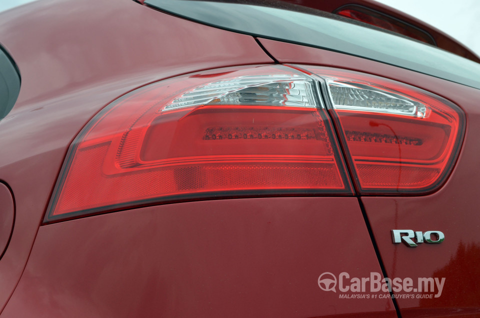 Kia Rio UB (2013) Exterior