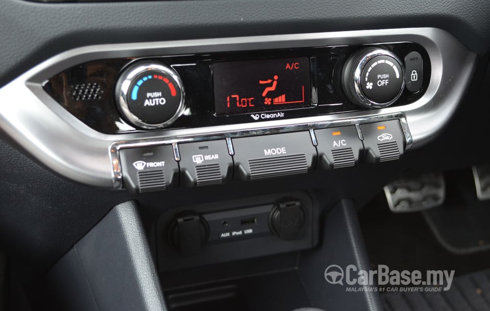 Kia Rio UB (2013) Interior