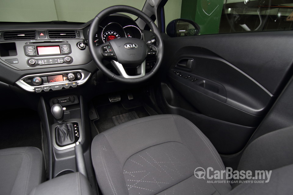 Kia Rio UB (2013) Interior