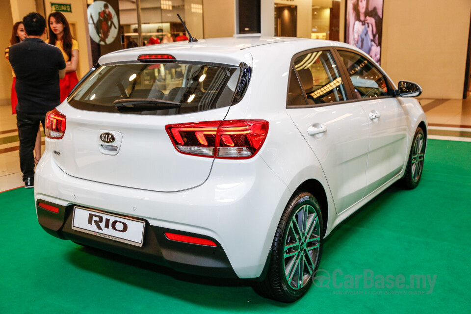 Proton Preve P3-21A (2012) Exterior