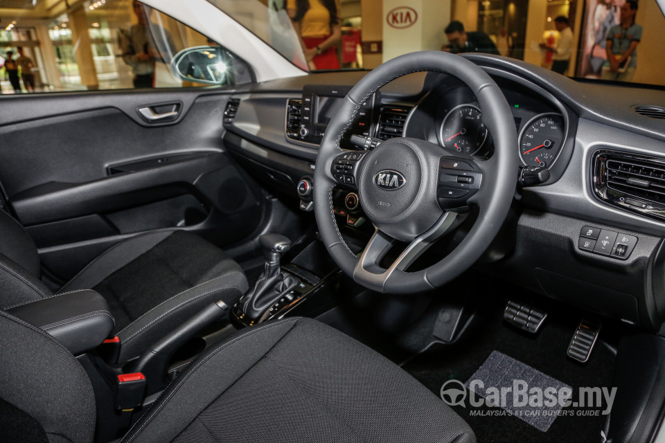 Kia Rio YB (2017) Interior