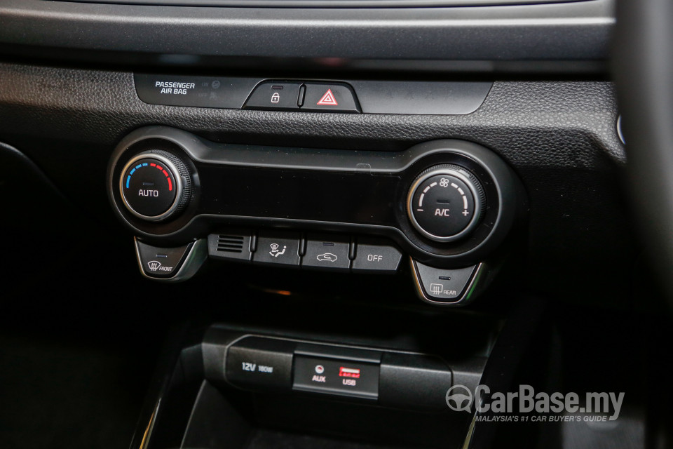 Kia Rio YB (2017) Interior