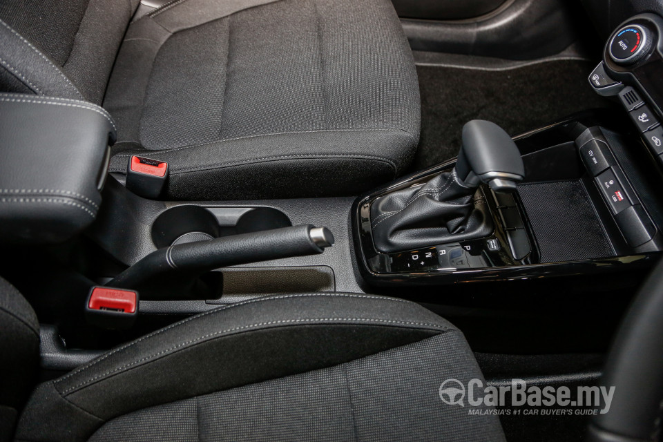 Kia Rio YB (2017) Interior