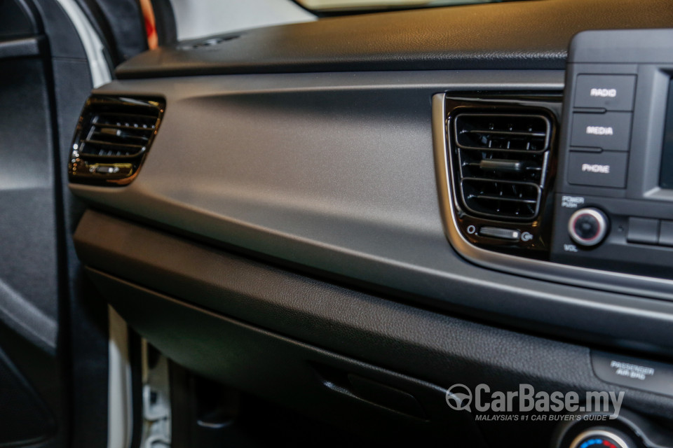 Kia Rio YB (2017) Interior