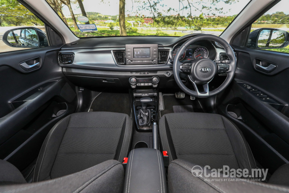 Kia Rio YB (2017) Interior