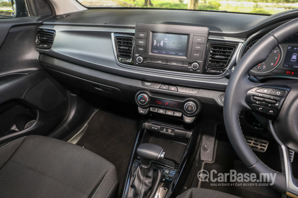 Kia Rio YB (2017) Interior