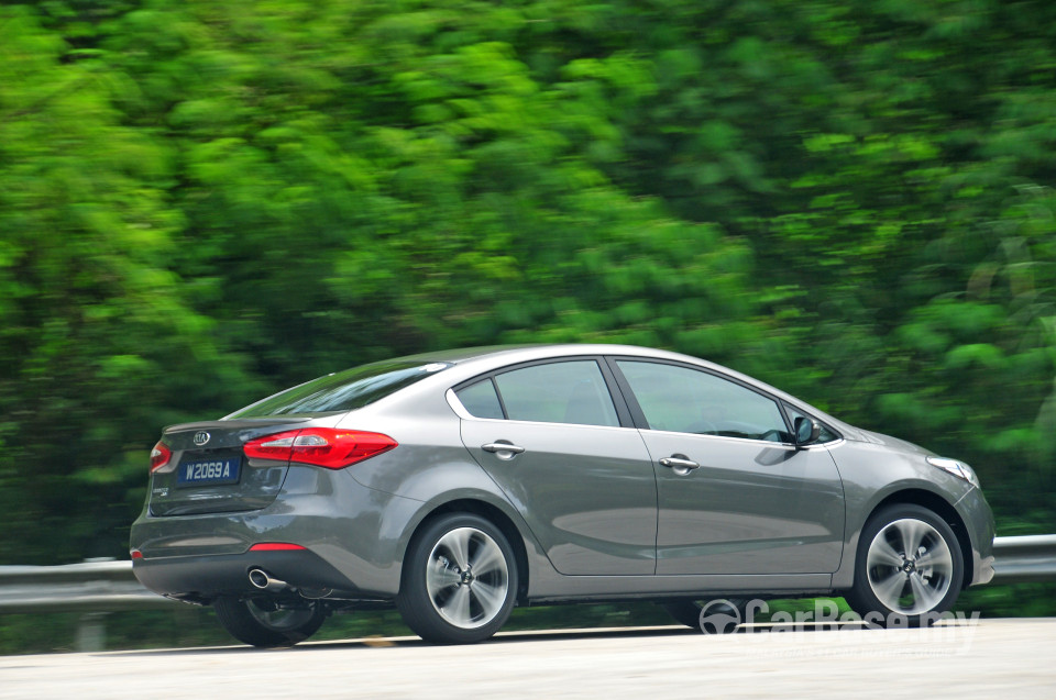Kia Cerato YD (2013) Exterior