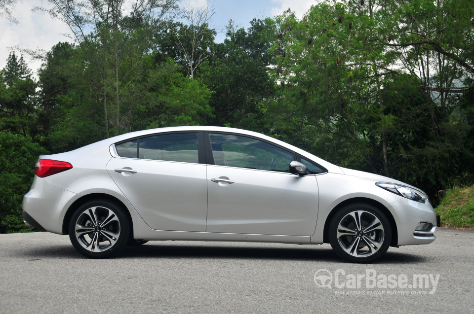 Kia Cerato YD (2013) Exterior