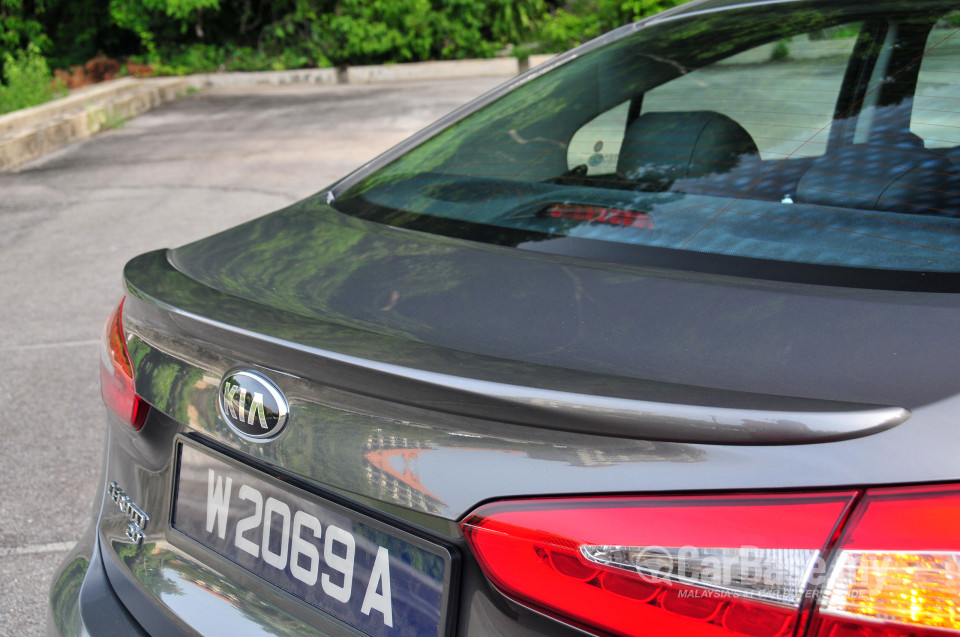 Kia Cerato YD (2013) Exterior