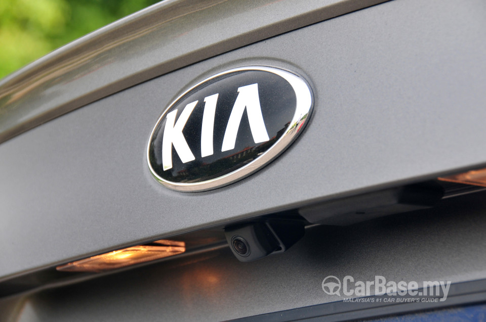 Kia Cerato YD (2013) Exterior