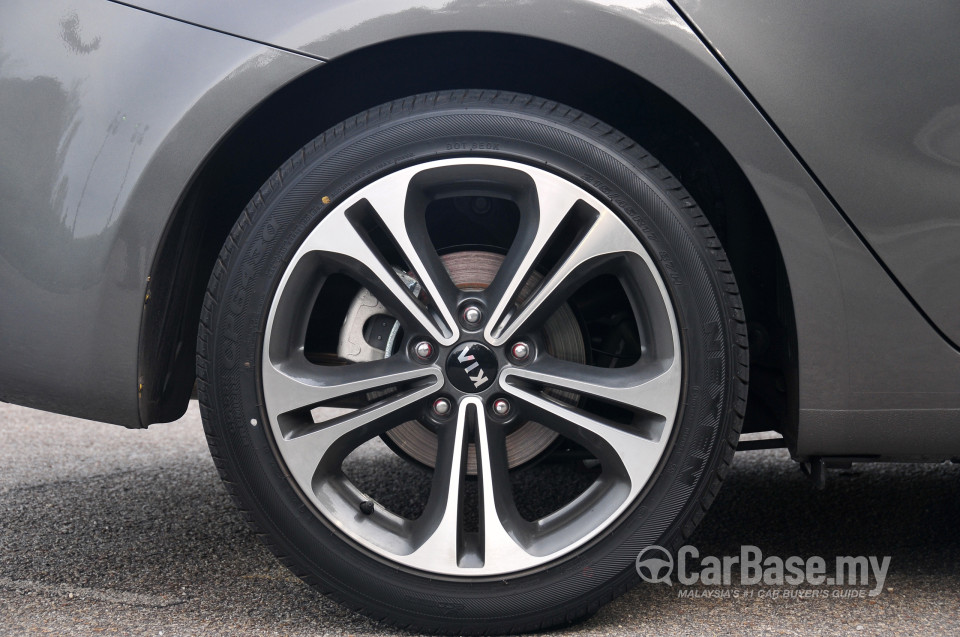 Kia Cerato YD (2013) Exterior