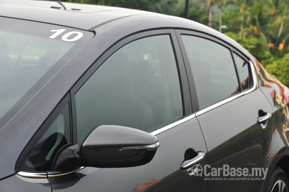 Kia Cerato YD (2013) Exterior
