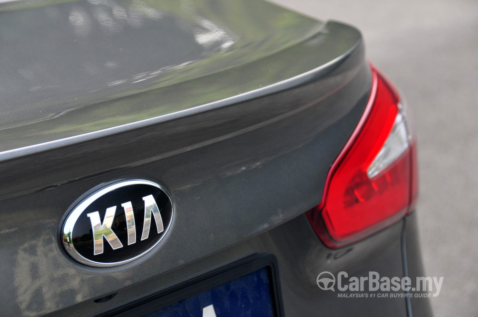 Kia Cerato YD (2013) Exterior