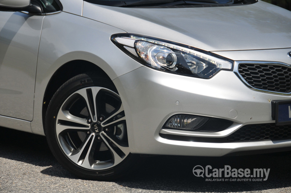 Kia Cerato YD (2013) Exterior