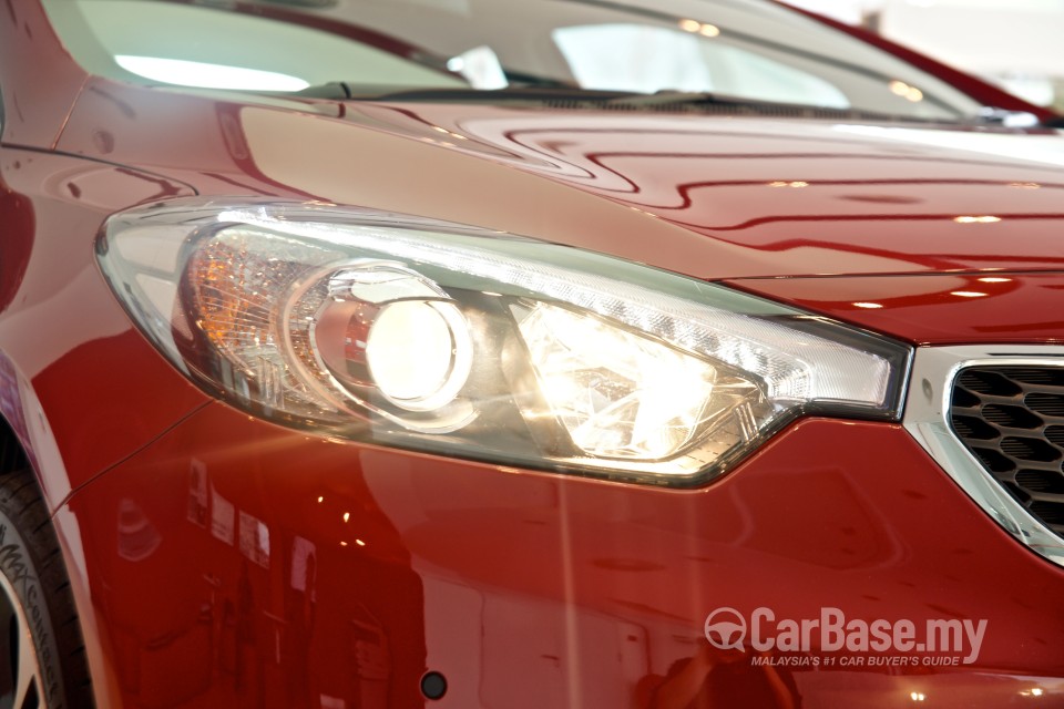 Kia Cerato YD (2013) Exterior