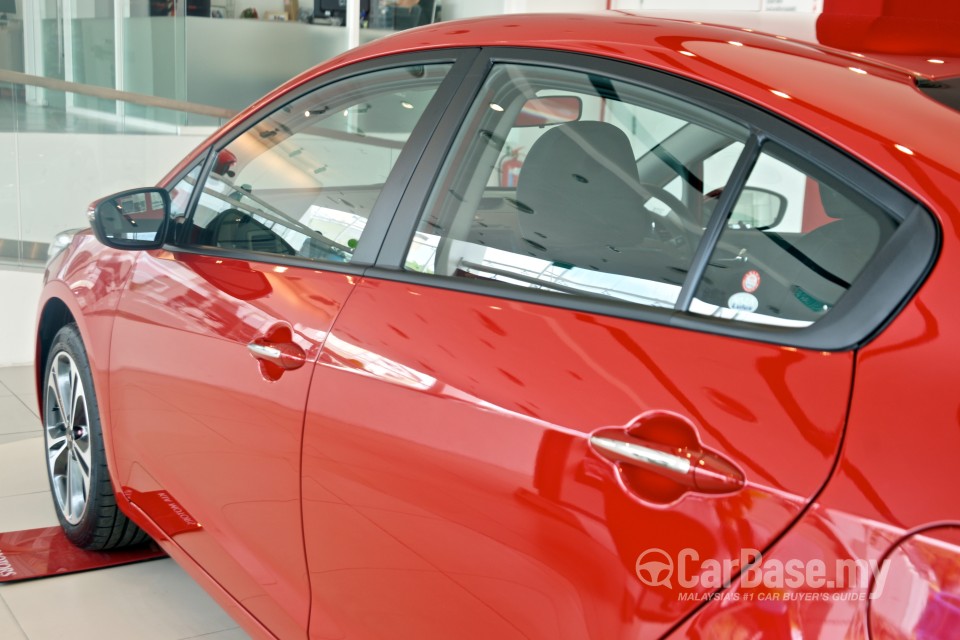 Kia Cerato YD (2013) Exterior