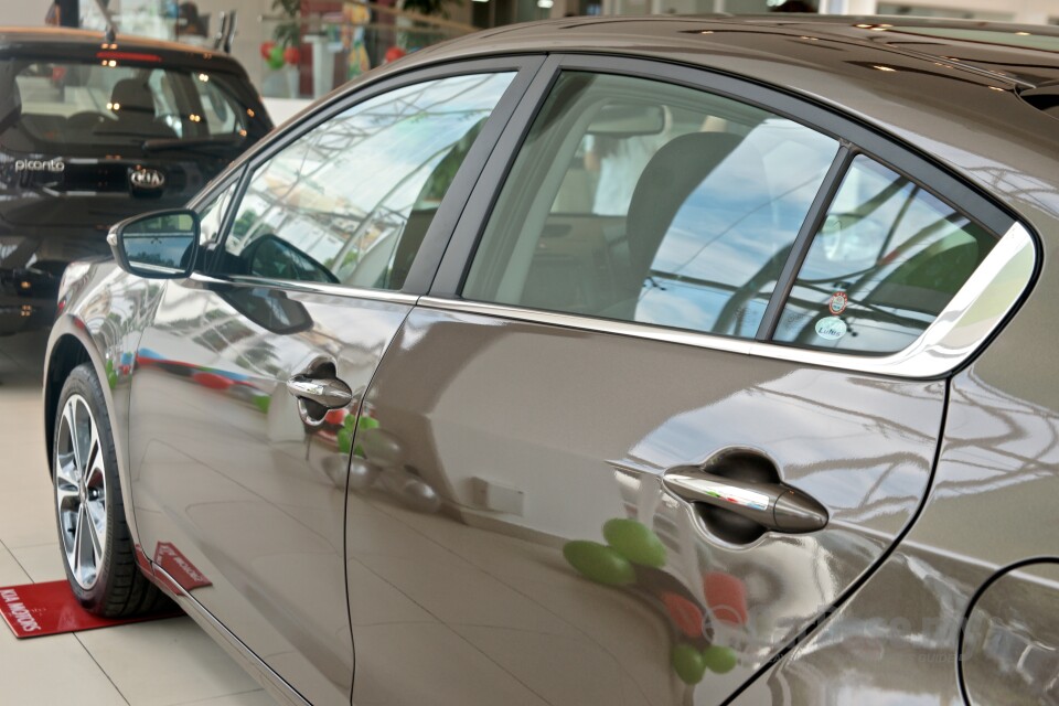 Mitsubishi Outlander RE Facelift (2016) Exterior