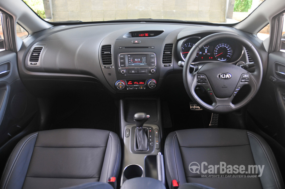 Kia Cerato YD (2013) Interior