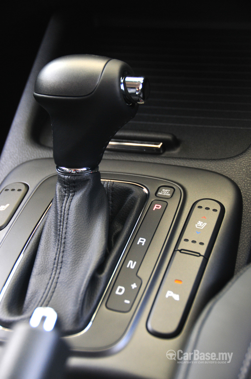 Kia Cerato YD (2013) Interior
