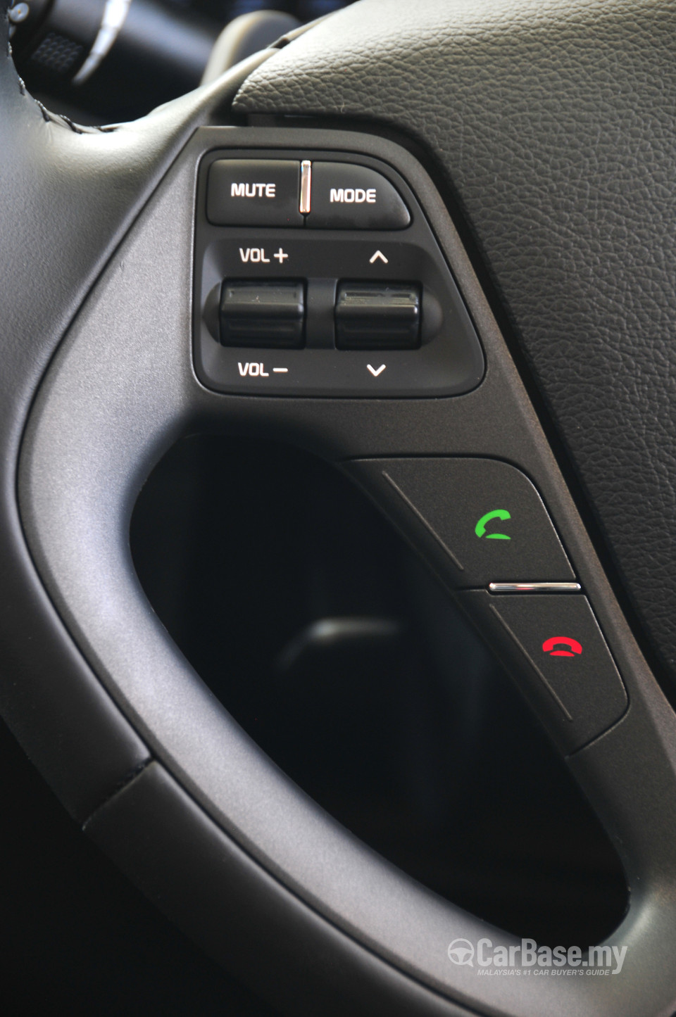 Kia Cerato YD (2013) Interior