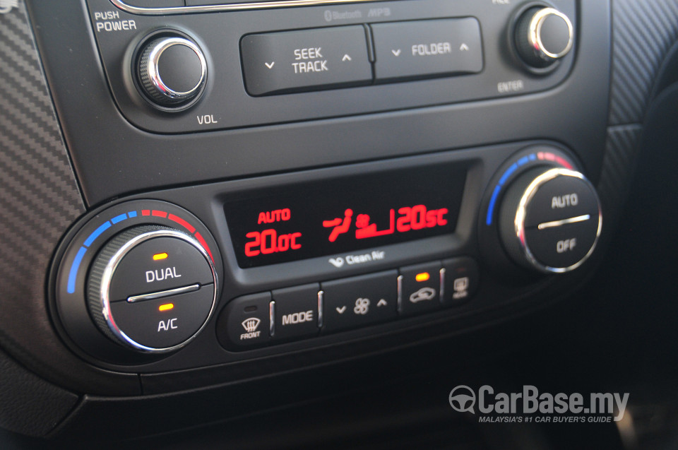 Kia Cerato YD (2013) Interior