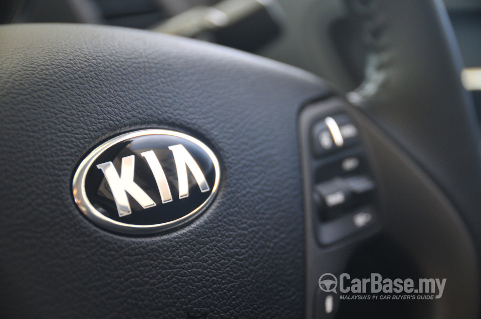 Kia Cerato YD (2013) Interior