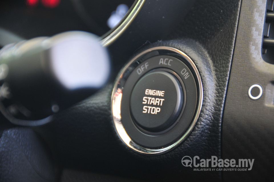 Kia Cerato YD (2013) Interior