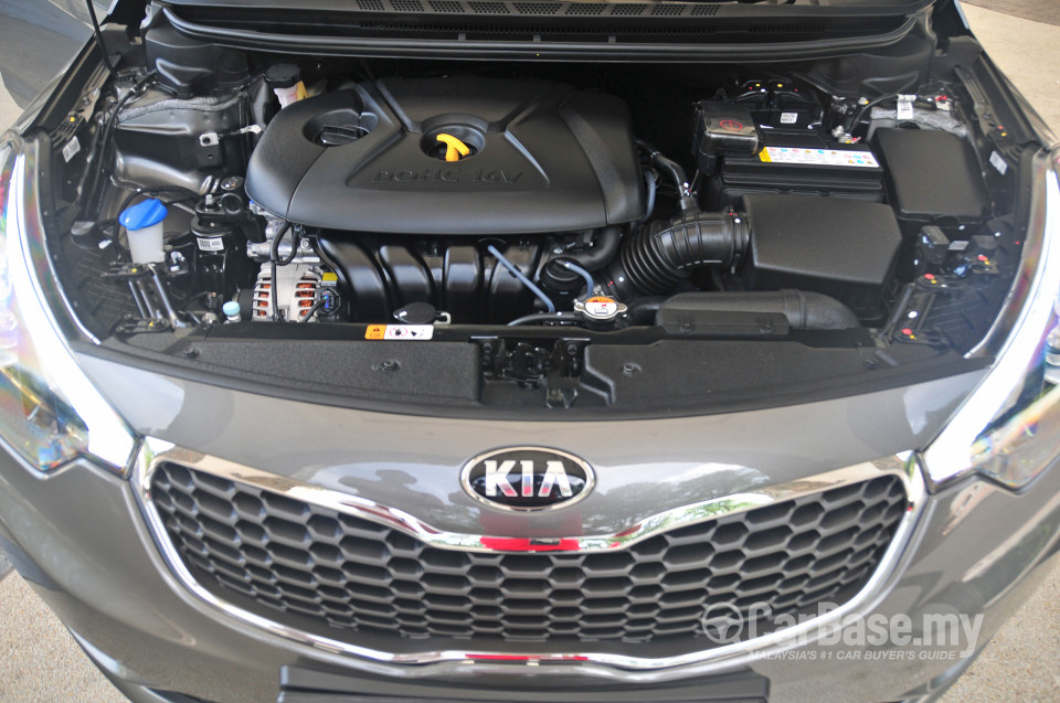 Kia Cerato YD (2013) Interior