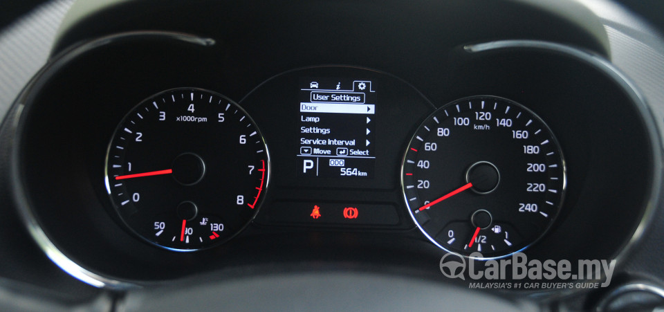 Kia Cerato YD (2013) Interior