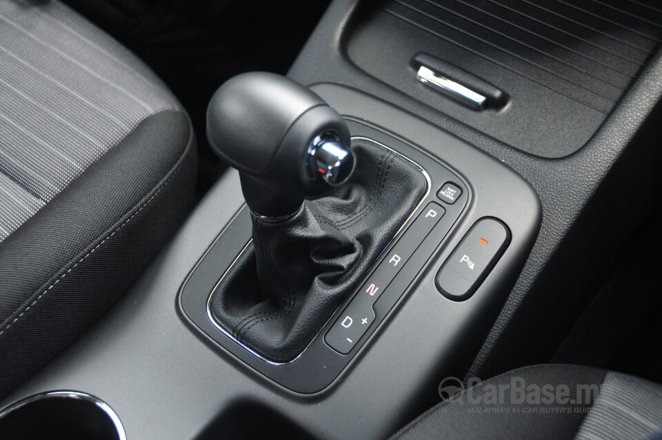 Nissan Navara D23 (2015) Interior