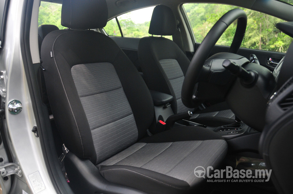 Kia Cerato YD (2013) Interior
