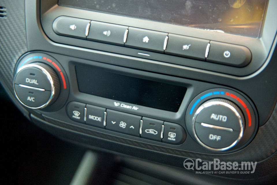 Kia Cerato YD (2013) Interior
